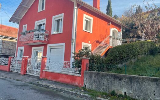 Maison spacieuse avec jardin et potentiel d’agrandissement – Creissels