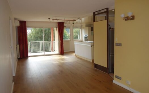 Quartier de l’ovalie à Sassenage. Appartement T4 traversant- 96 m2