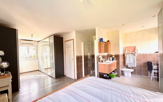 IDEAL FAMILLE- Jolie Maison sur un terrain de 977m²