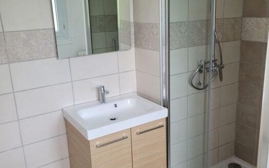 T3 balcon, cave, parking collectif – Proche HPL, ENISE, collèges