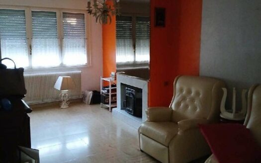 Maison individuelle 3ch / 2 garages / jardin