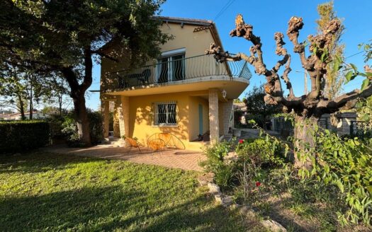 Maison 5 pièces, 4 chambres avec garage