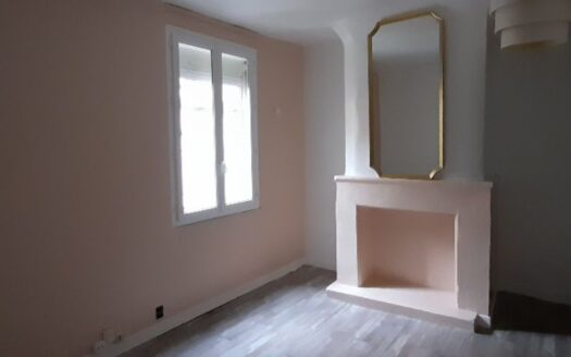 Studio refait neuf St Michel entre Tram et Capucins