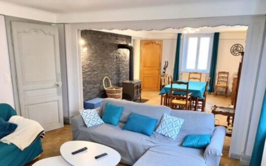 A vendre : spacieuse maison de caractere