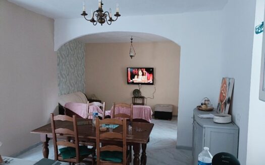 IDEAL FAMILLE – Maison de Ville avec Terrasse et Cour