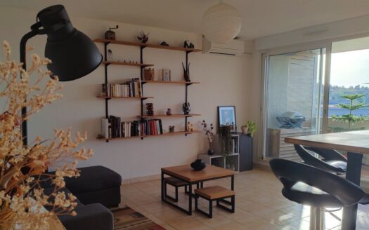 Appartement T3 60m², dernier étage avec balcon et parking