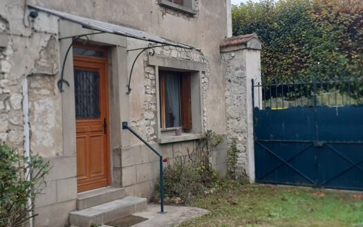MAISON AVEC ANCIEN CORPS DE FERME