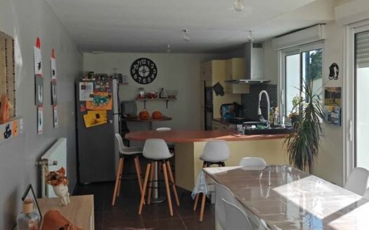 Maison Familiale 6 pièces – Confort et Tranquillité aux Rendez-vous