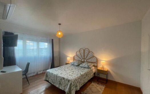 Appartement T5 lumineux au 11ème étage