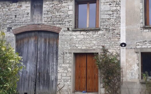 MAISON AVEC ANCIEN CORPS DE FERME