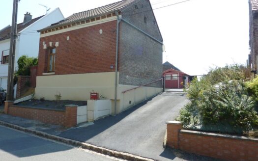 Maison refaite à neuf en 2011 avec grand jardin