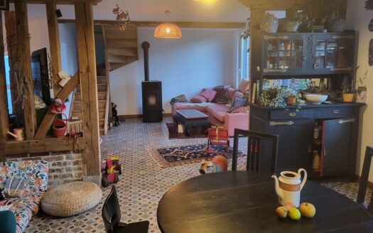 IDÉAL FAMILLE / COUPLE  – MAISON ANCIENNE RÉNOVÉE AVEC JARDIN, CALME, AGREABLE ET LUMINEUSE
