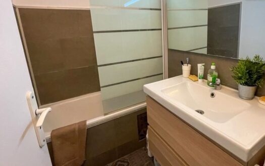 Appartement T5 lumineux au 11ème étage
