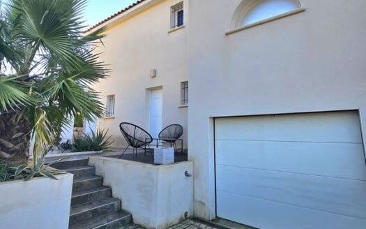 Villa moderne T5 dans quartier résidentiel