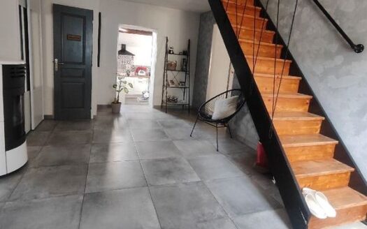 IDEAL FAMILLE- Grande maison rénovée avec charme avec un terrain de 680 m2