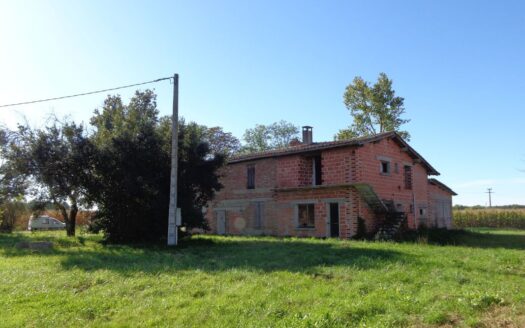 Maison et hangar