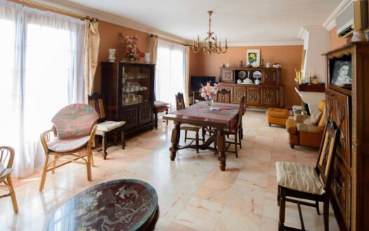 Maison 6 pièces 150M2 + 150 M2 en demi sous-sol éclairé