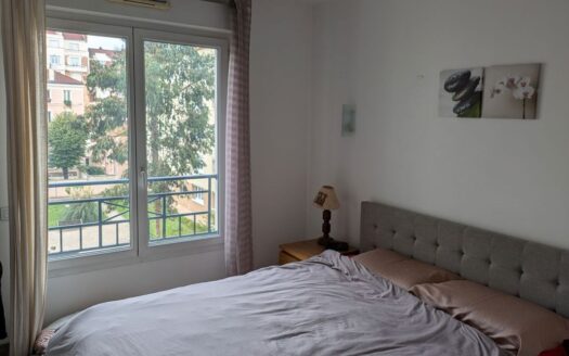 Appartement T2/T3 traversant à Courbevoie