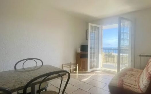 Particulier vend a collioure appartement rdc avec terrasse sur superbe vue mer et accès direct