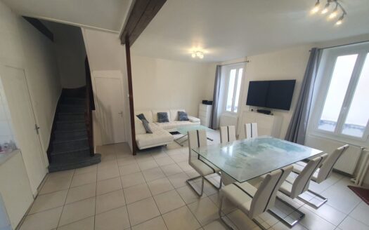 Maison rénovée 110 m² – Centre-ville de Vierzon