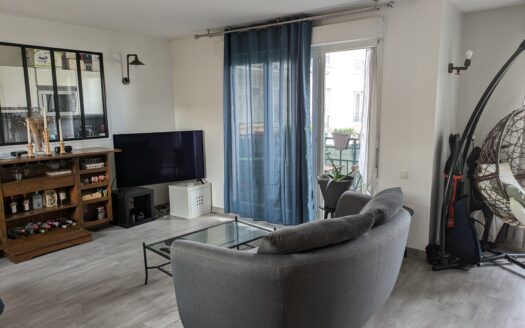 Appartement T2/T3 traversant à Courbevoie