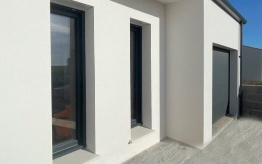 Maison neuve 3 chambres – Garage – Jardin