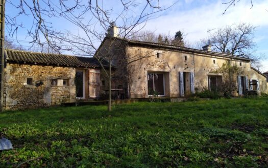 Charmante Maison de Campagne à Saint-Sauvant