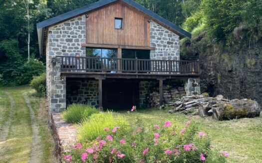 Grange en Pierre Rénovée avec Charme Authentique