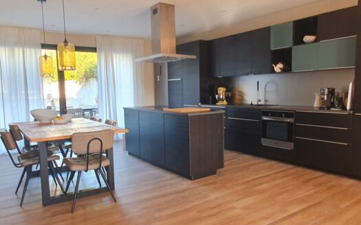 Au cœur d’Uzès, propriété familiale avec maison d’amis/piscine/jardin/garage