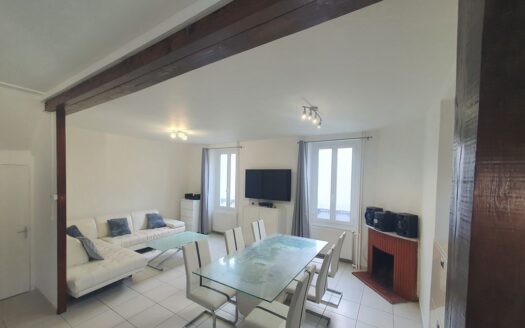 Maison rénovée 110 m² – Centre-ville de Vierzon