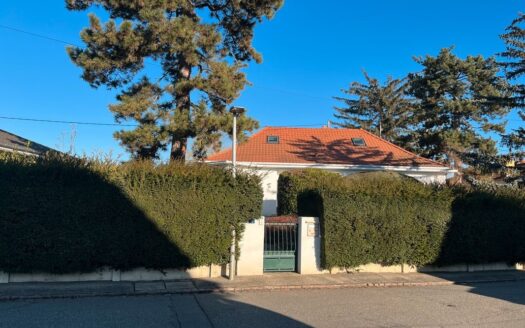 MAGNIFIQUE MAISON D’ARCHITECTE – KINGERSHEIM, QUARTIER RÉSIDENTIEL DE LA STRUETH