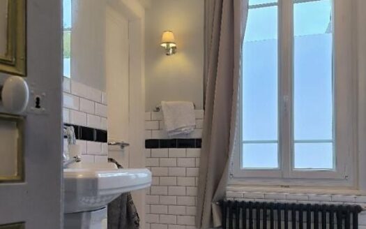 Maison 10 pièces 245 m²