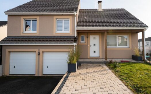 Charmante maison spacieuse de 123 m² avec 4 chambres à Metzeresche