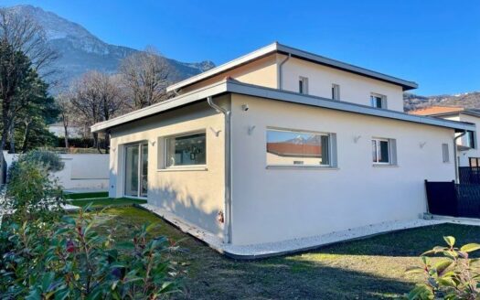 Maison d’architecte 7 pièces 172m2