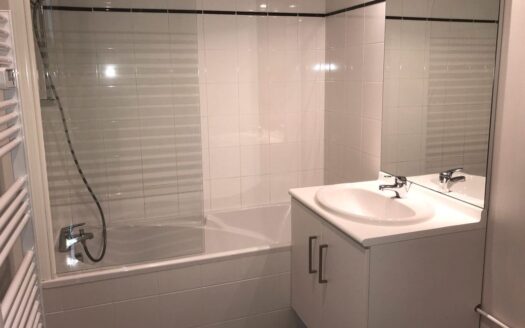 Appartement 2 pièces 45 m² + place de parking