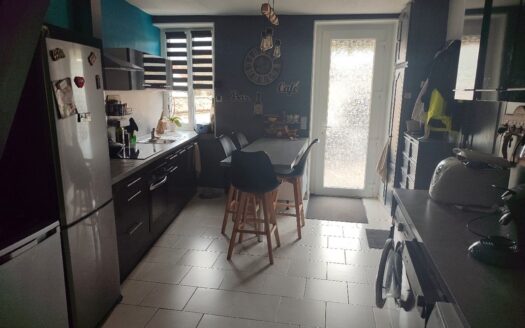 Maison en pierre sur Videlles