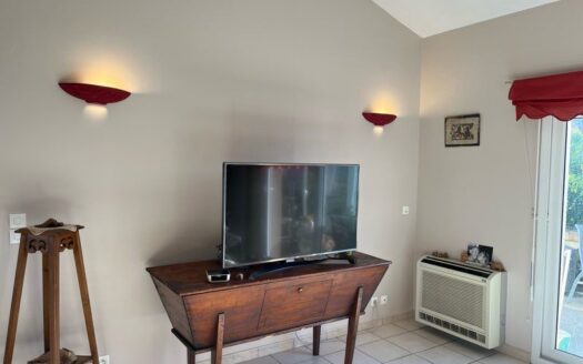IDEAL FAMILLE : Charmante maison girondine de plain-pied – 140 m² sur terrain piscinable