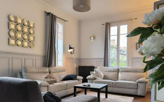 Maison 10 pièces 245 m²