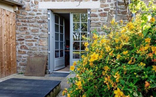 The Brece House Confort Modern et Style – Modern Comfort