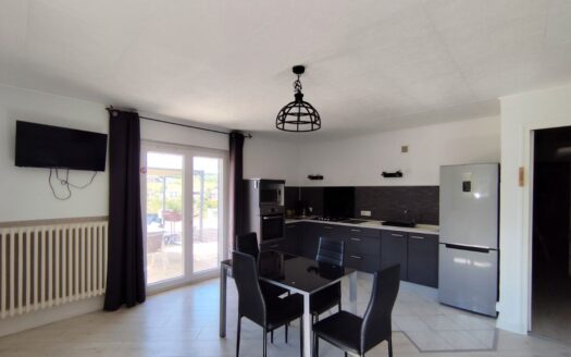 Idéal Grande Famille ou Investisseur – Maison 9 Pièces, hors lotissement avec vue imprenable