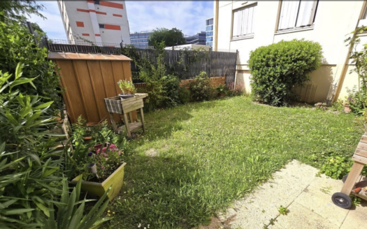 Duplex rénové de 4 pièces avec jardin privatif