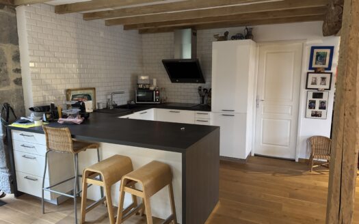 Grange en Pierre Rénovée avec Charme Authentique