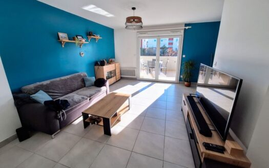 Appartement T3 lumineux de 67 m² orienté SUD avec grande terrasse et parking – Quartier La Liro