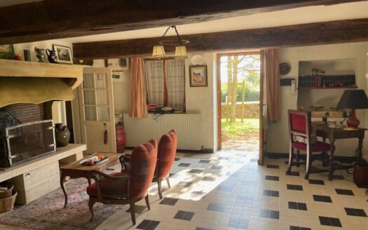 LONGERE 147m² sur terrain arboré de 2000m²