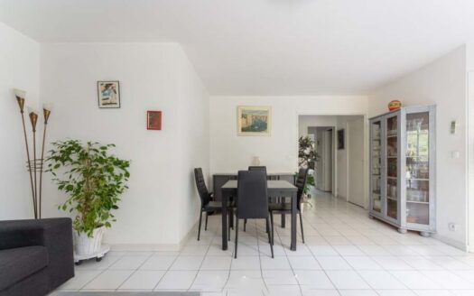 T2 RDJ VAUBAN TRAVERSANT de 52 m2 + TERRASSES 48 m2 + JARDIN 35 m2 CAVE 4m2 option Parking en S