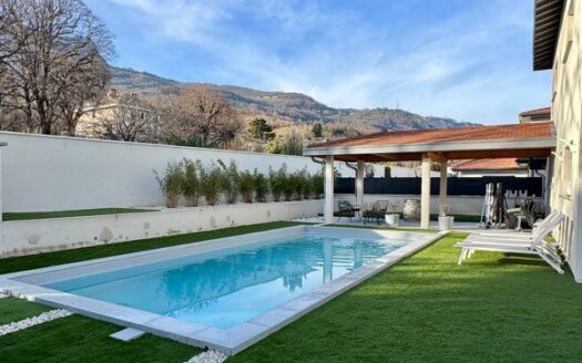 Maison d’architecte 7 pièces 172m2