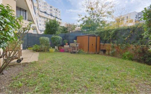 Duplex rénové de 4 pièces avec jardin privatif
