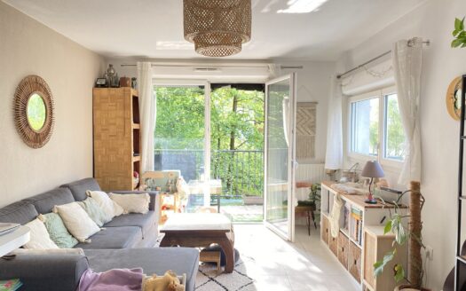 Appartement T3 de 61 m2 avec terrasse et place de parking privatif sécurisée