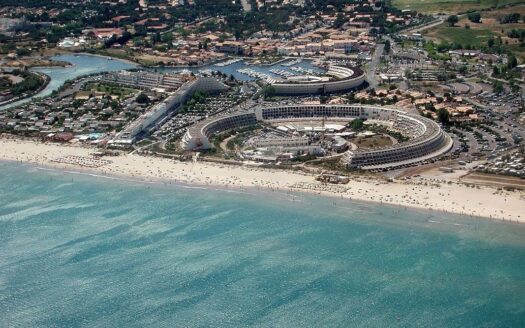 BIEN RARE  Villa Cap D’Agde Modifiable en 3 Studios Indépendants