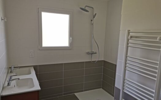 MAISON COMTEMPORAINE – LUMINEUSE, PASCIEUSE, PRETE A VIVRE